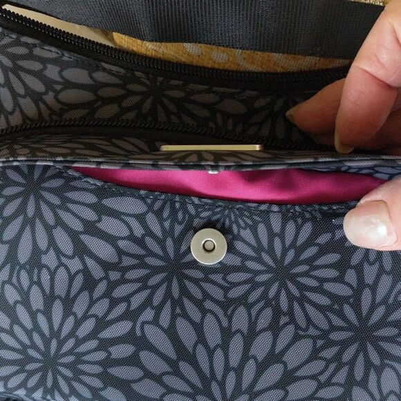 Baggallini Pewter and Black Crossbody Fabric Handbag - Picture 3 of 14